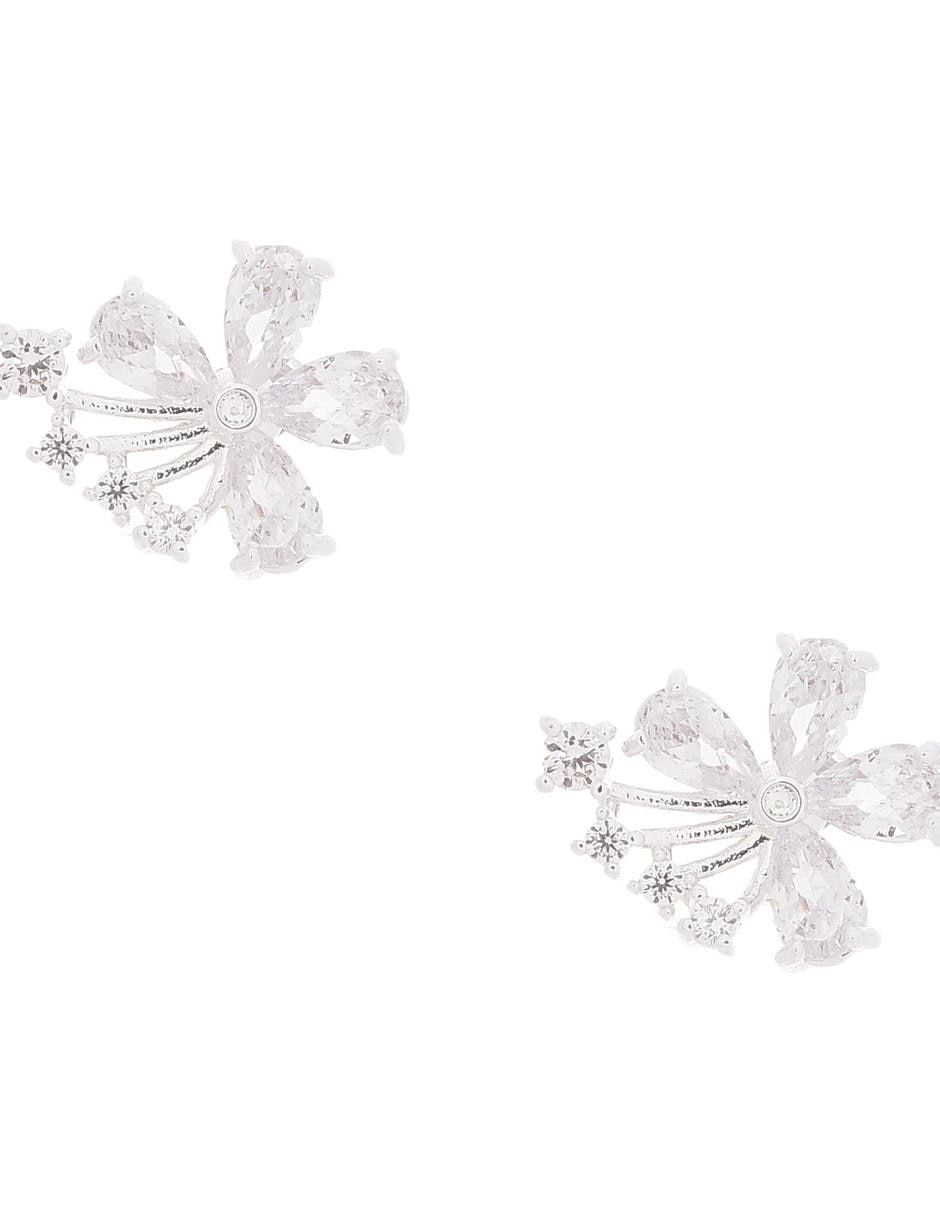 Aretes con acabado plateado cristal Aretes con acabado plateado cristal