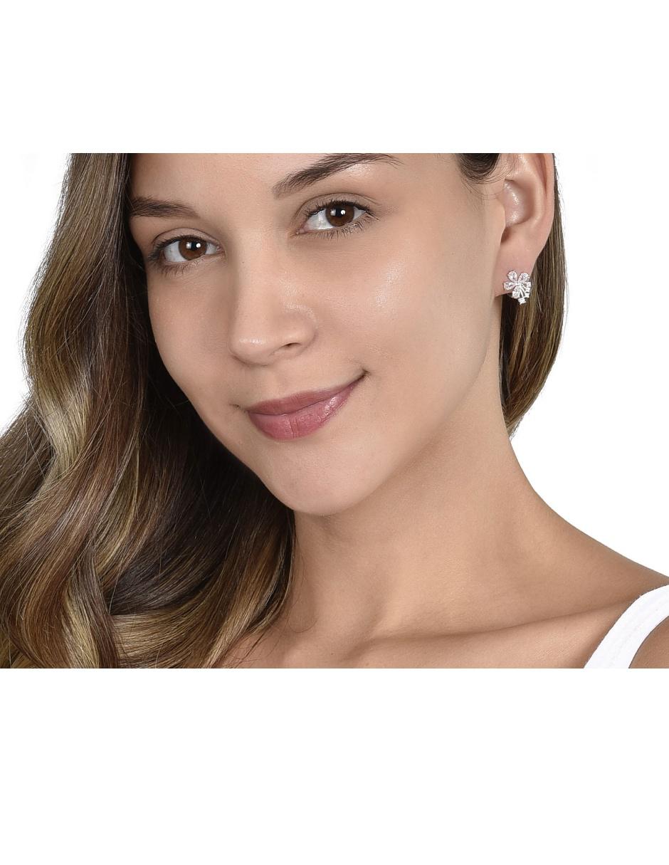 Aretes con acabado plateado cristal 3