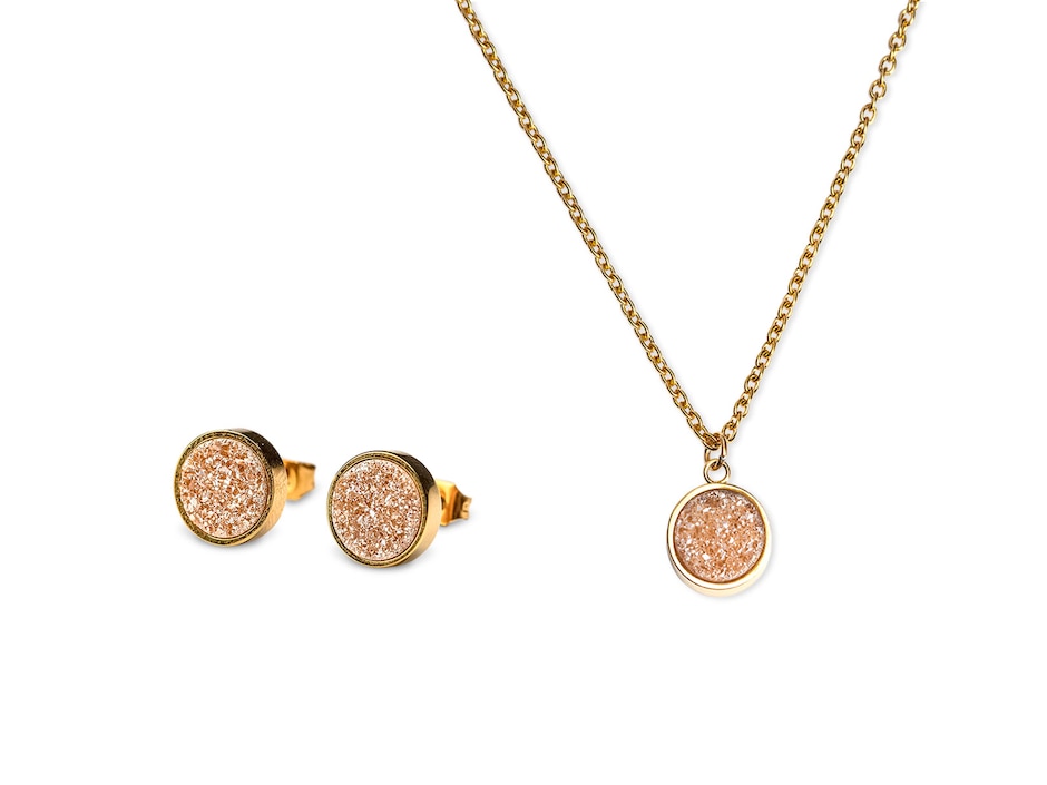 Aretes y collar
