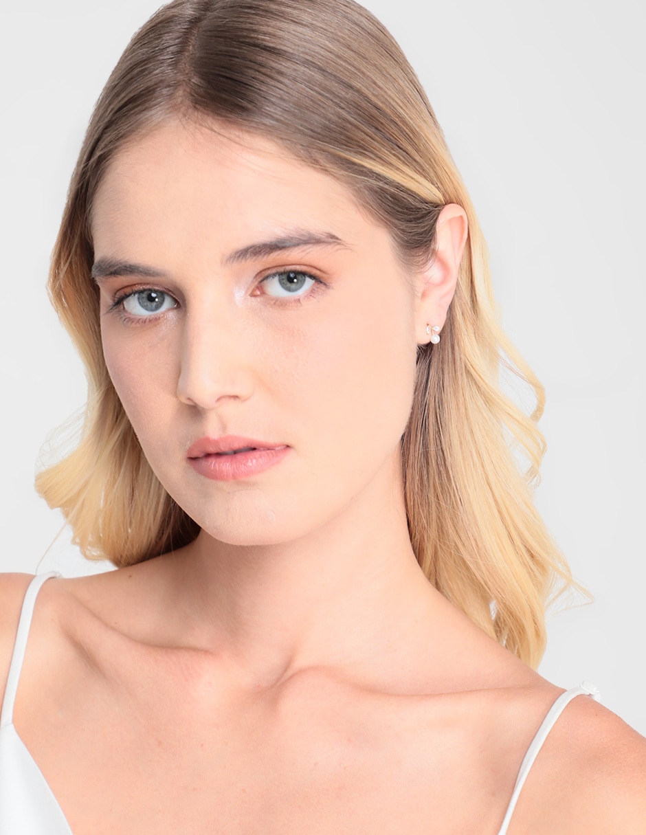 Aretes de oro con acabado pavé zirconia 4