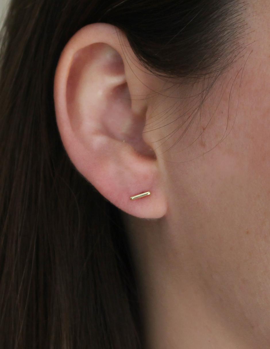 Aretes de oro con acabado brillante 2
