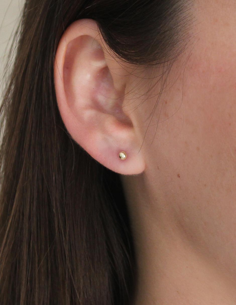Aretes de oro 10 K con acabado brillante