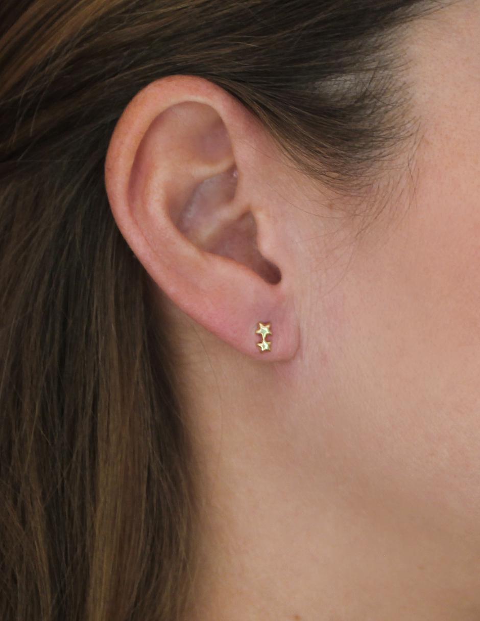 Aretes de oro con acabado brillante 2