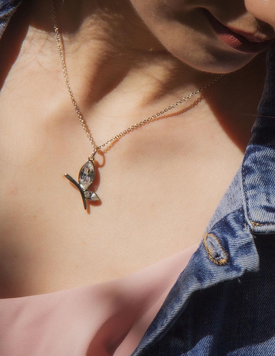 Collar con dije de mariposa cristal 4