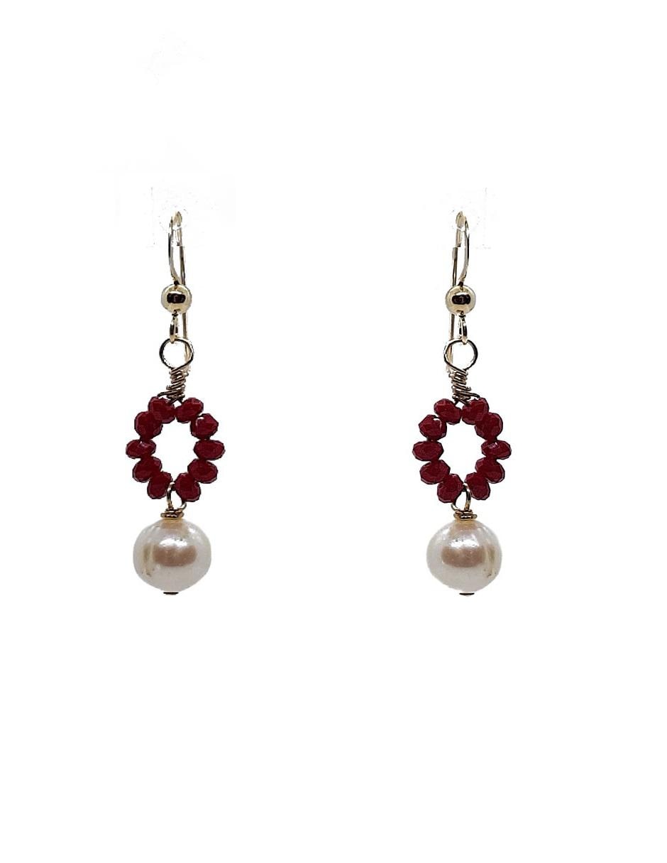 Aretes con acabado brillante perla