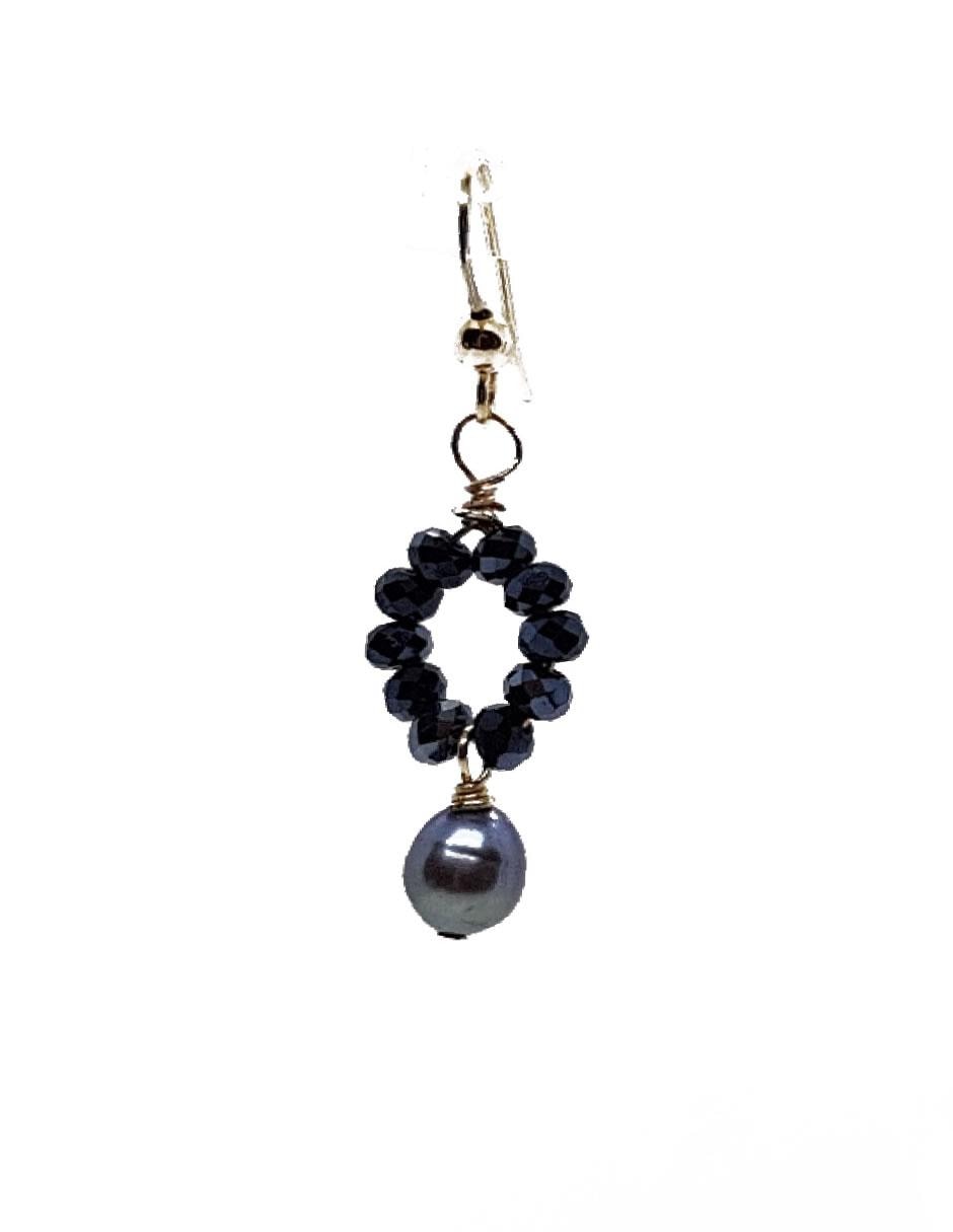 Aretes con acabado brillante perla 2