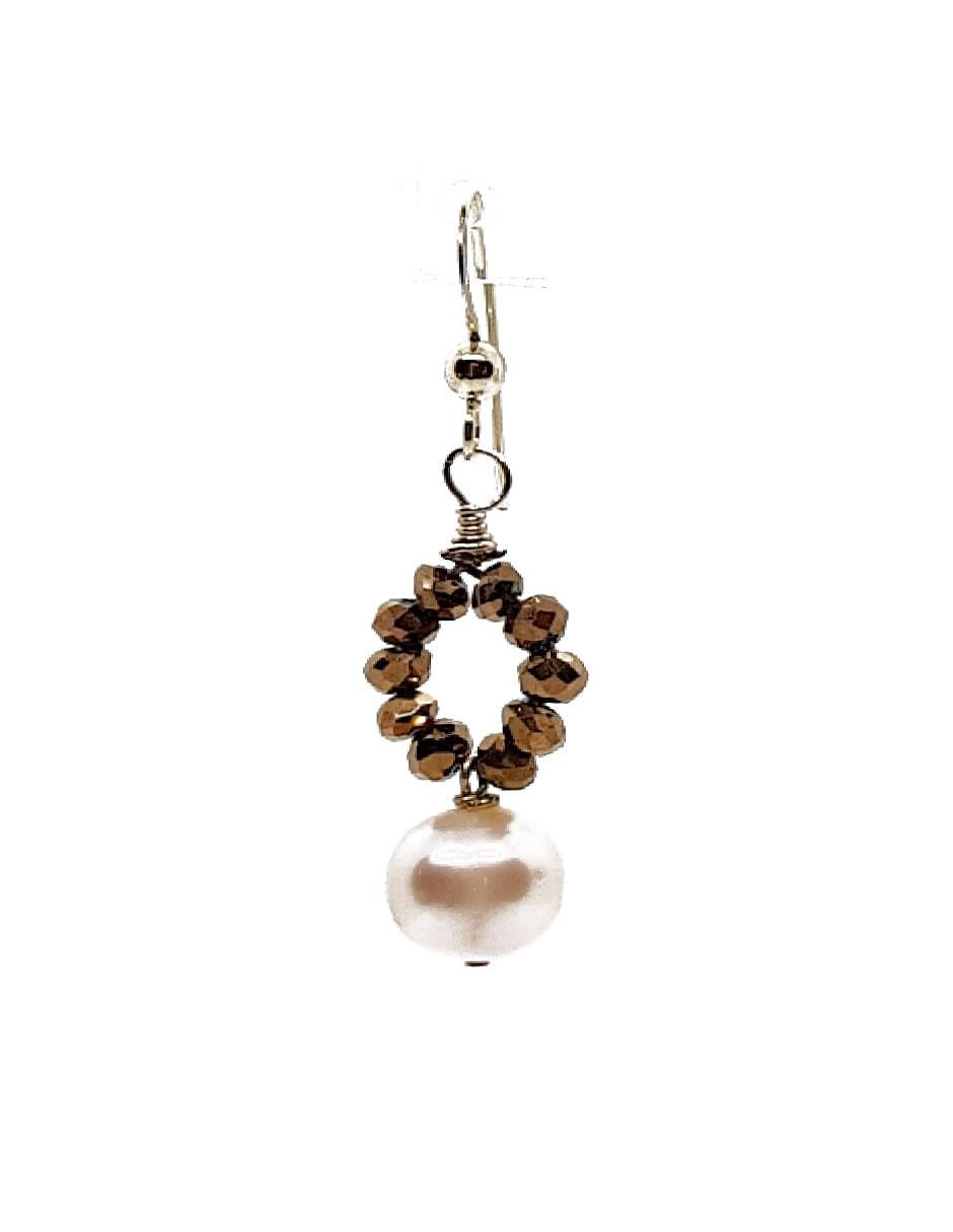 Aretes con acabado brillante perla 2