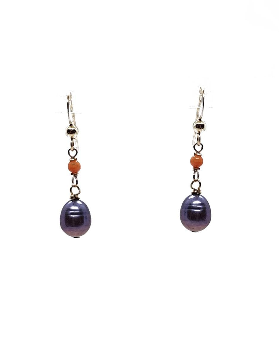 Aretes con acabado brillante perla