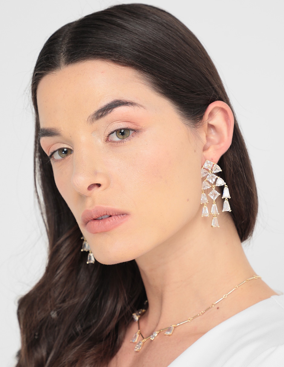 Aretes Blair con acabado baño de oro cristal 4