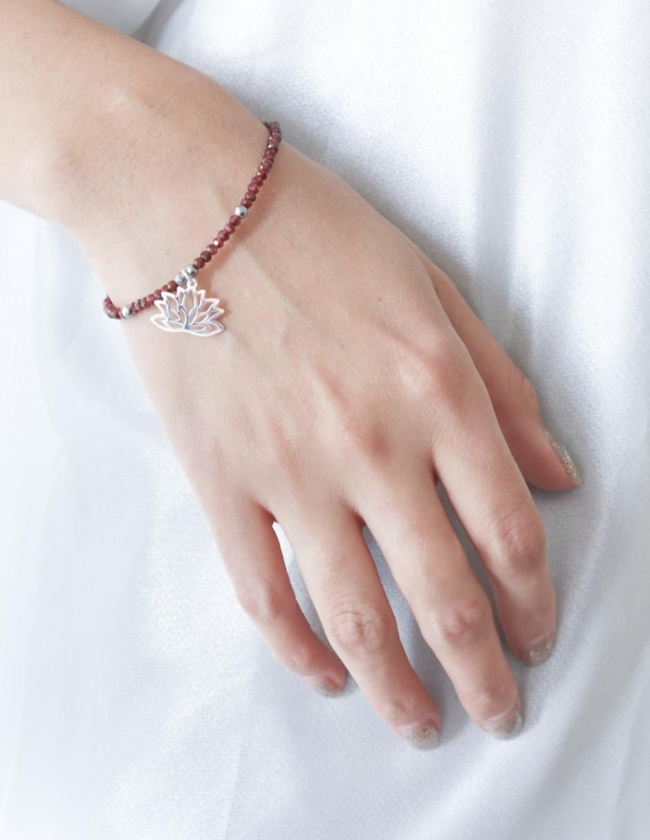 Pulsera de plata con rodolita Flor De Loto con acabado pulido 3