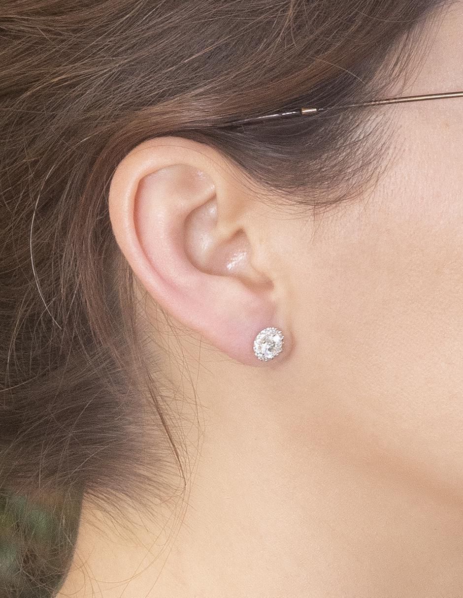 Broqueles redondos de plata P 925 con acabado plateado zirconia 2