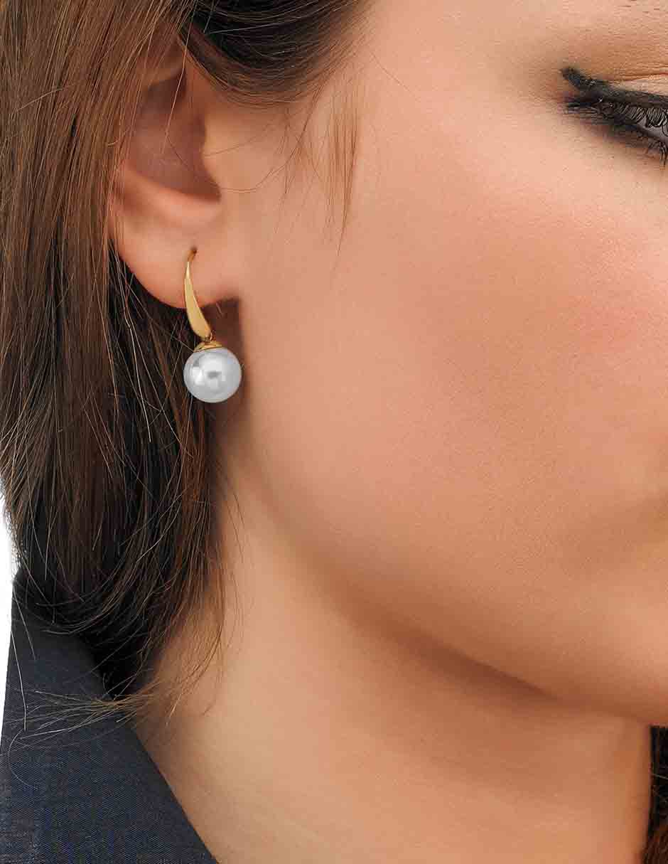 Aretes redondos España Lira con acabado baño de oro perla 3