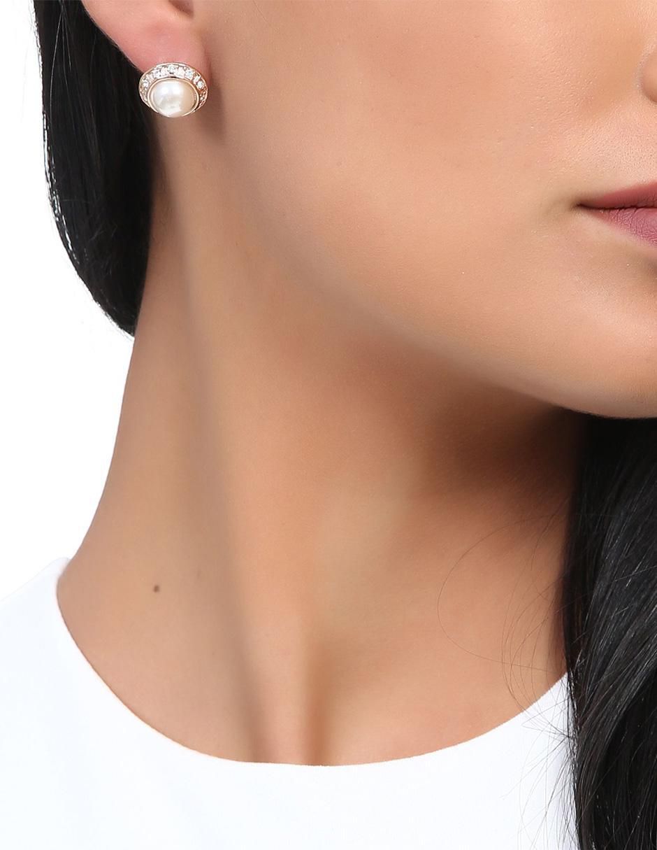Aretes redondos con acabado brillante cristal 2