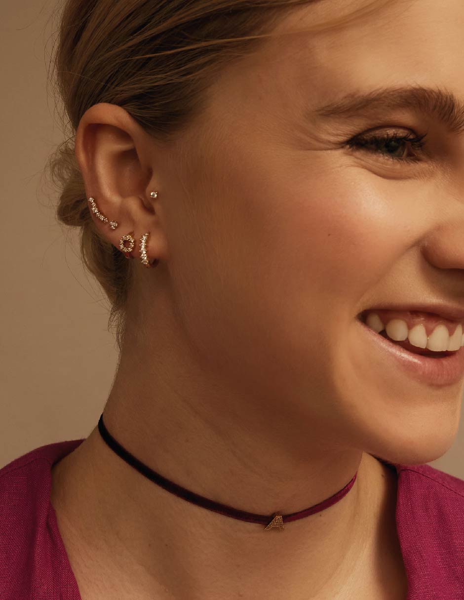 Aretes redondos Classic con acabado baño de oro circonita 3