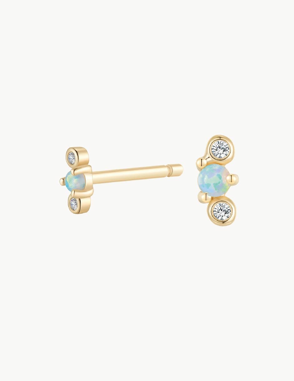 Aretes Classic con acabado baño de oro ópalo Aretes Classic con acabado baño de oro ópalo