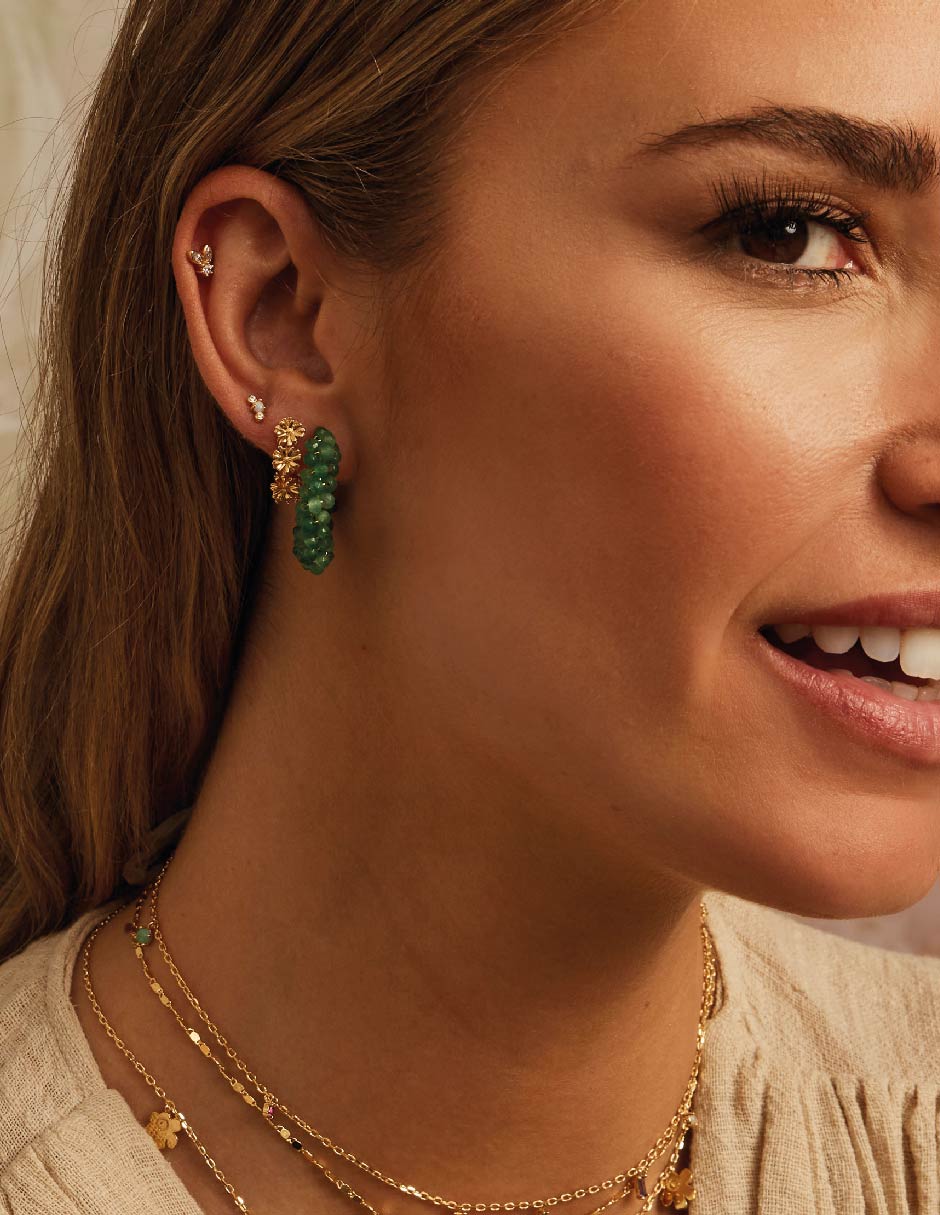 Aretes Classic con acabado baño de oro ópalo 2