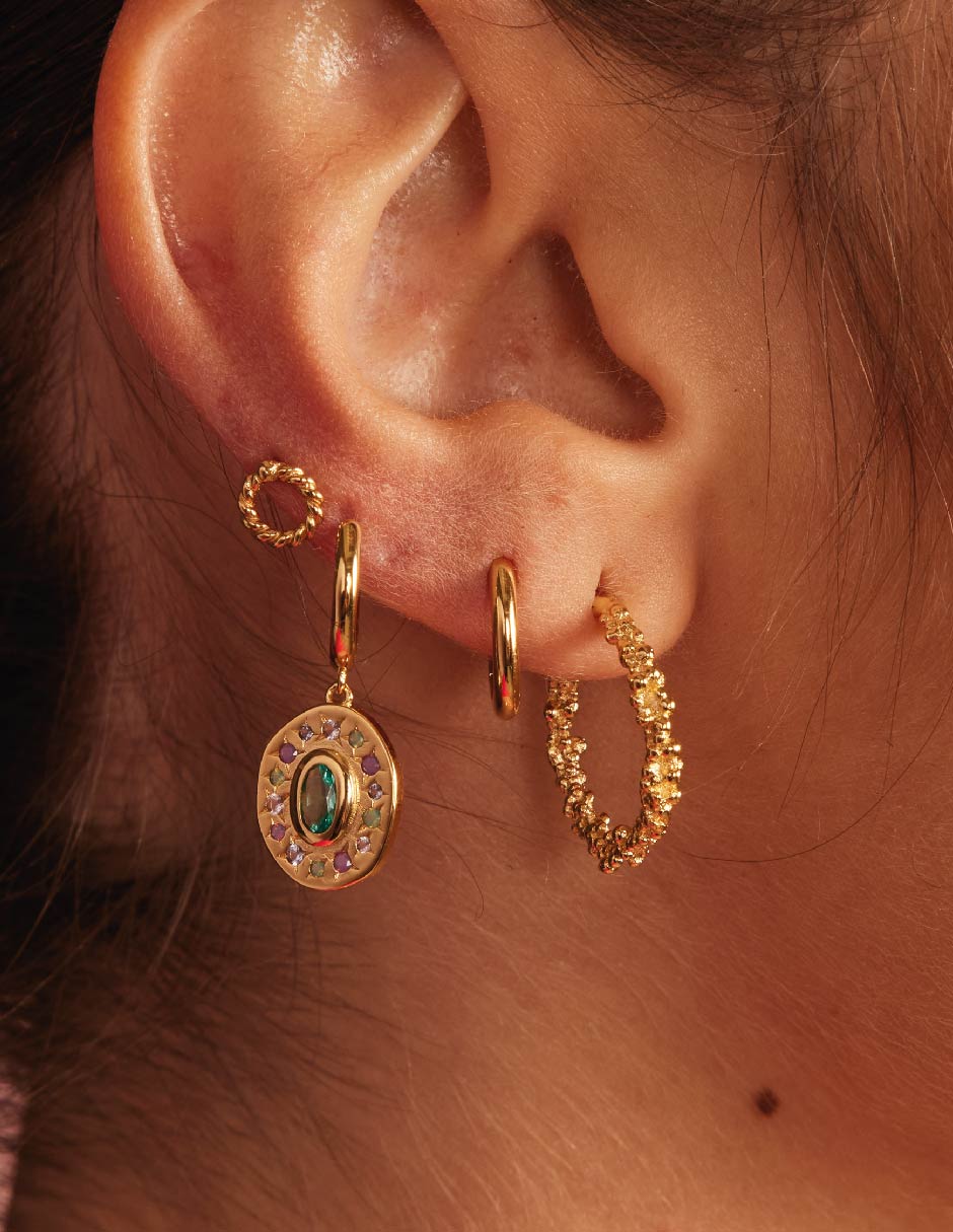 Aretes de dona Classic con acabado baño de oro 2