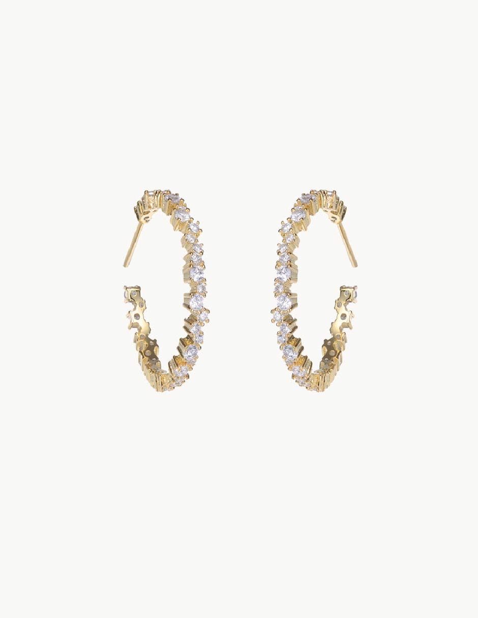 Aretes de aro redondos Guadaloupe con acabado baño de oro circonita Aretes de aro redondos Guadaloupe con acabado baño de oro circonita