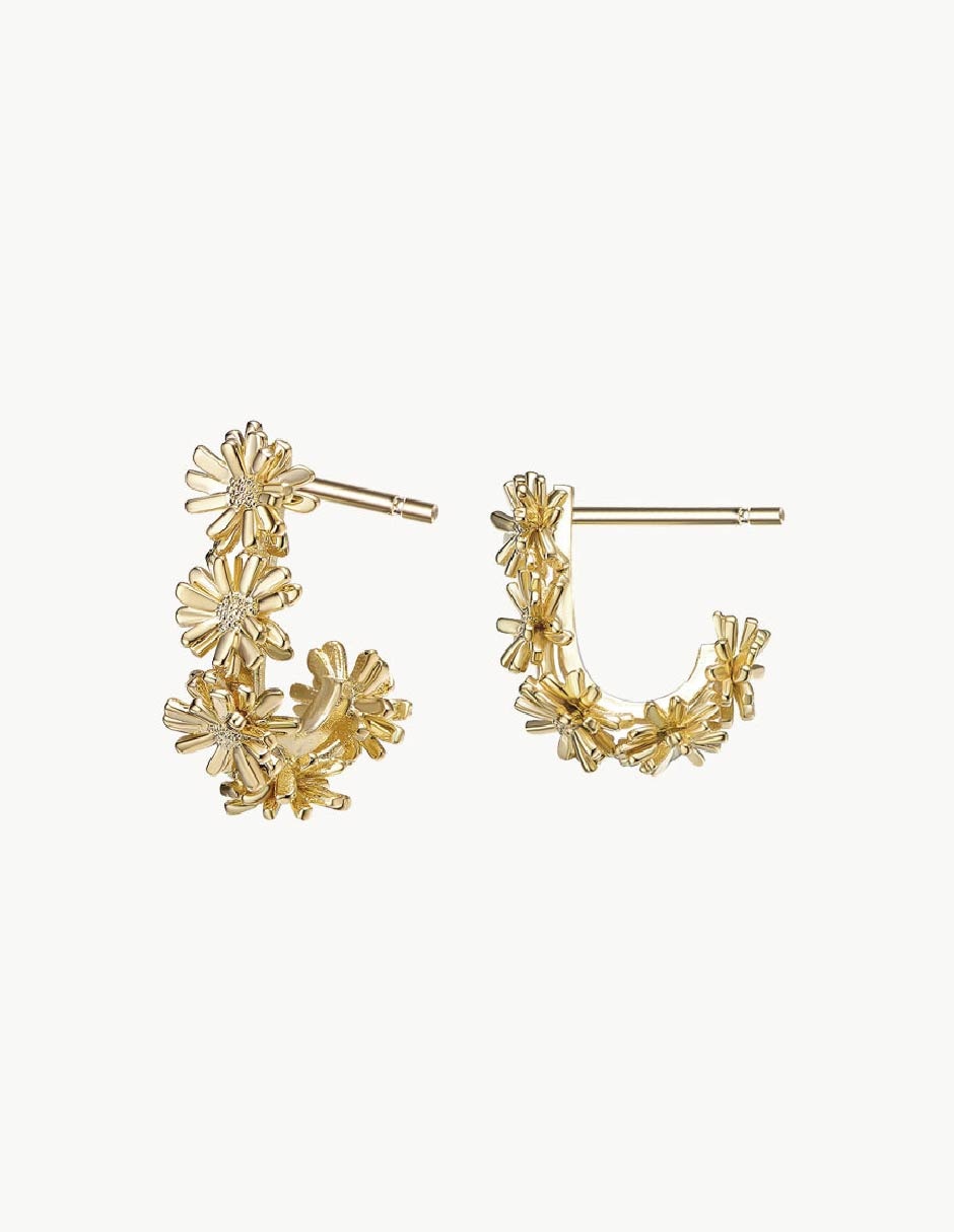 Aretes de flor Fauna & Flora con acabado baño de oro Aretes de flor Fauna & Flora con acabado baño de oro