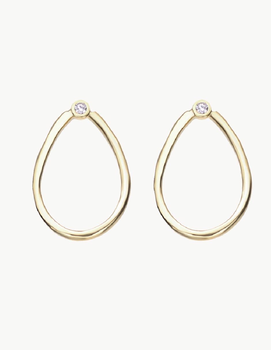 Aretes Classic con acabado baño de oro circonita