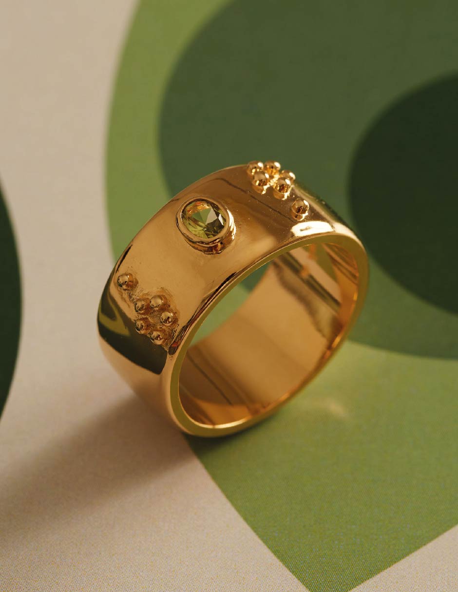 Anillo con gema ovalado Bosphorus circonita con acabado baño de oro 2