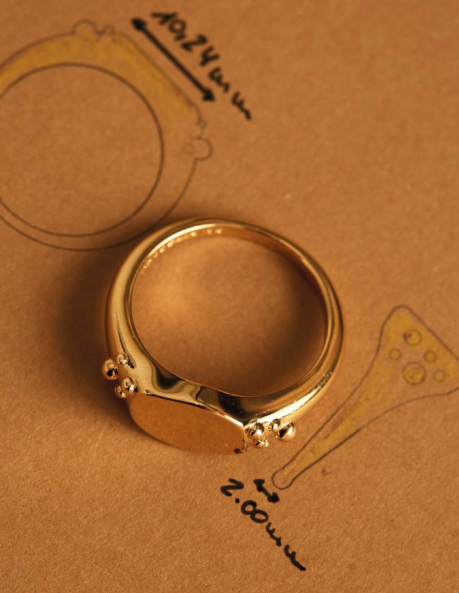 Anillo Engrave con acabado baño de oro 18 k 2