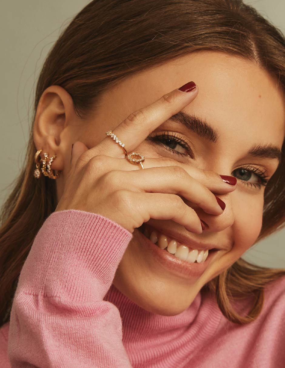 Anillo con gema Guadaloupe circonita con acabado baño de oro 2