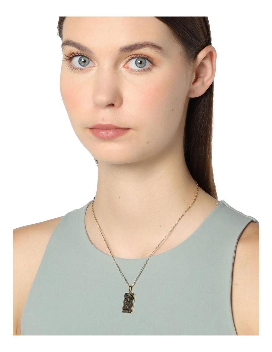 Collar con dije 2