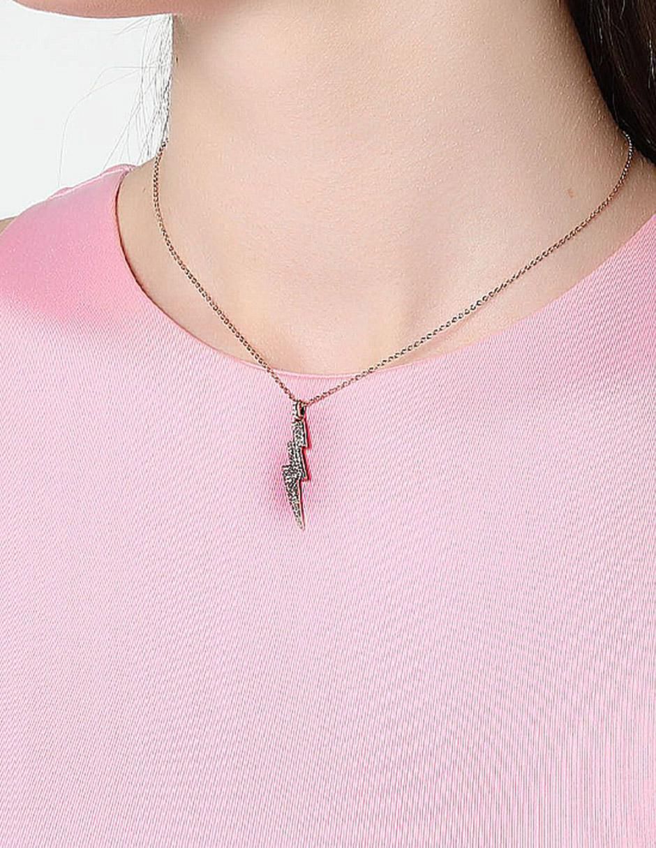 Collar con dije de rayo 3