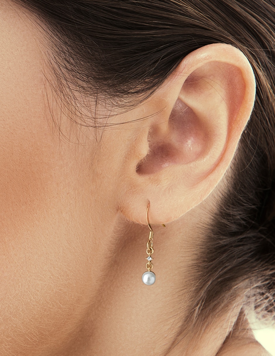 Aretes redondos Estacional con acabado brillante perla 3
