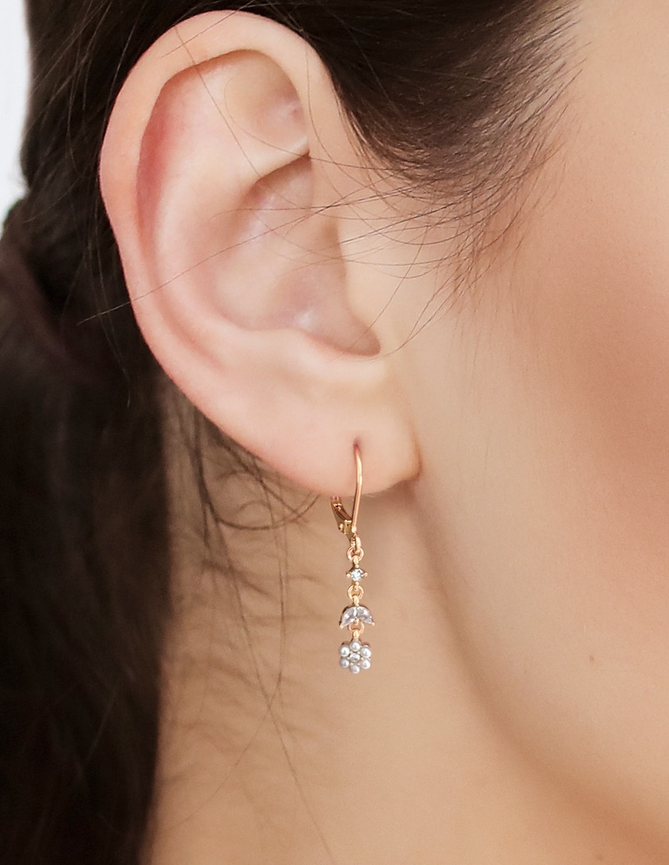 Aretes redondos Estacional con acabado brillante perla 3