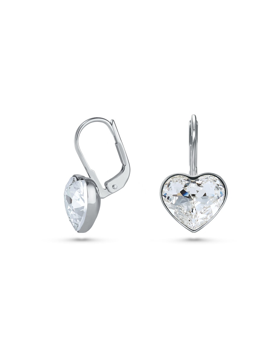 Aretes de corazón con acabado brillante 3