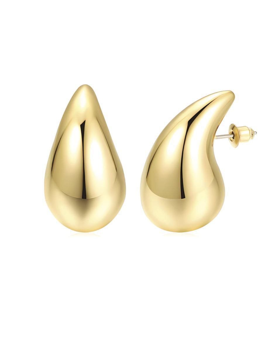 Aretes de gota con acabado brillante