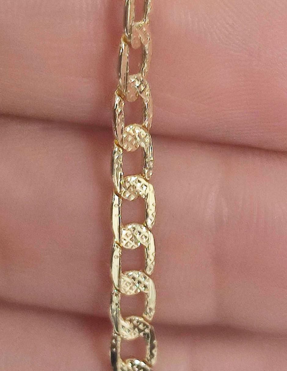 Collar san judas tadeo ovalado 18 K 2