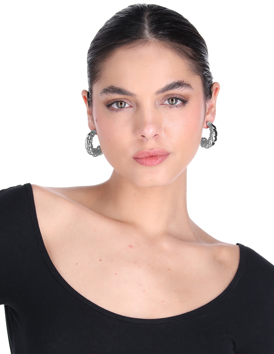 Aretes circulares Puffy Ears con acabado brillante 3
