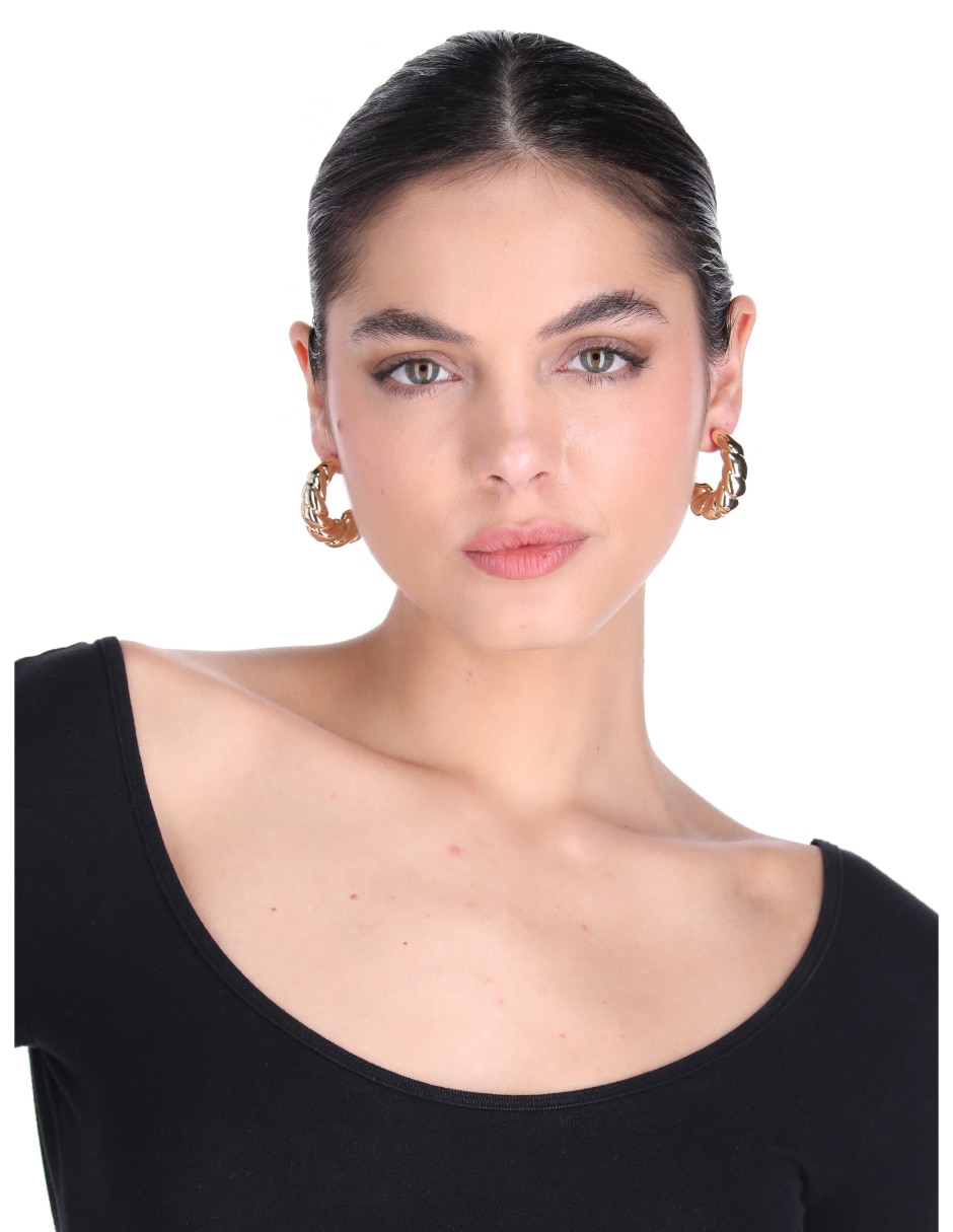 Aretes circulares Puffy Ears con acabado brillante 3