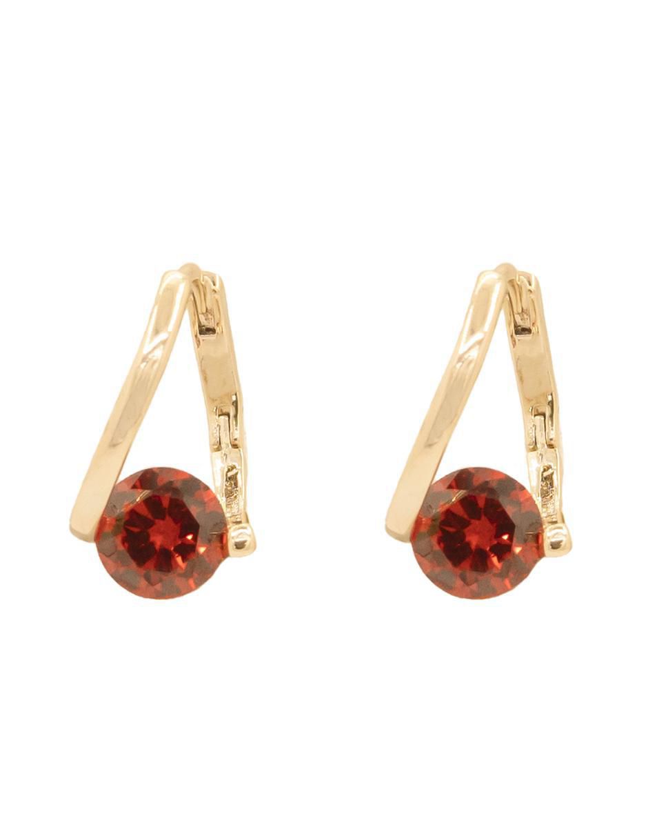 Aretes con acabado brillante zirconia