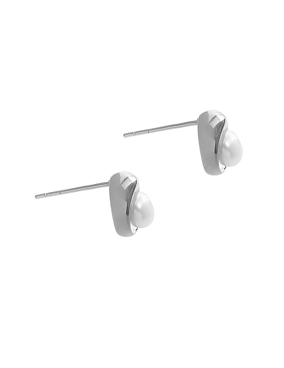Aretes de corazón de plata P 925 con acabado baño rodio perla 2
