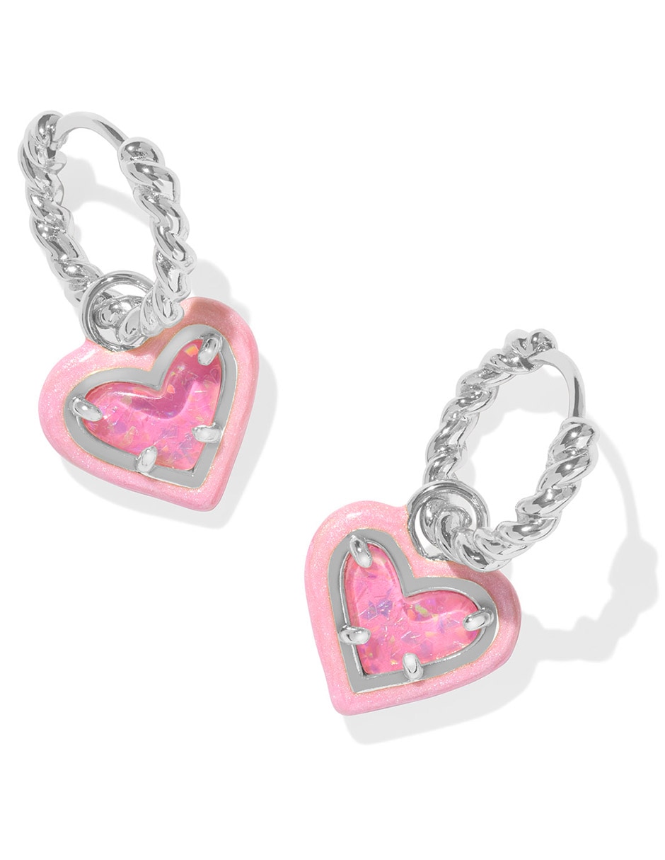 Aretes de corazón Ari con acabado brillante zirconia