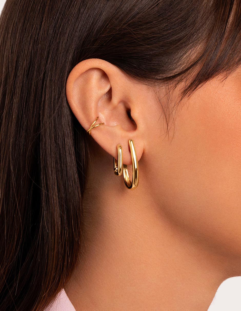 Aretes cortos media luna Aro Aby 18 k con acabado baño de oro 4
