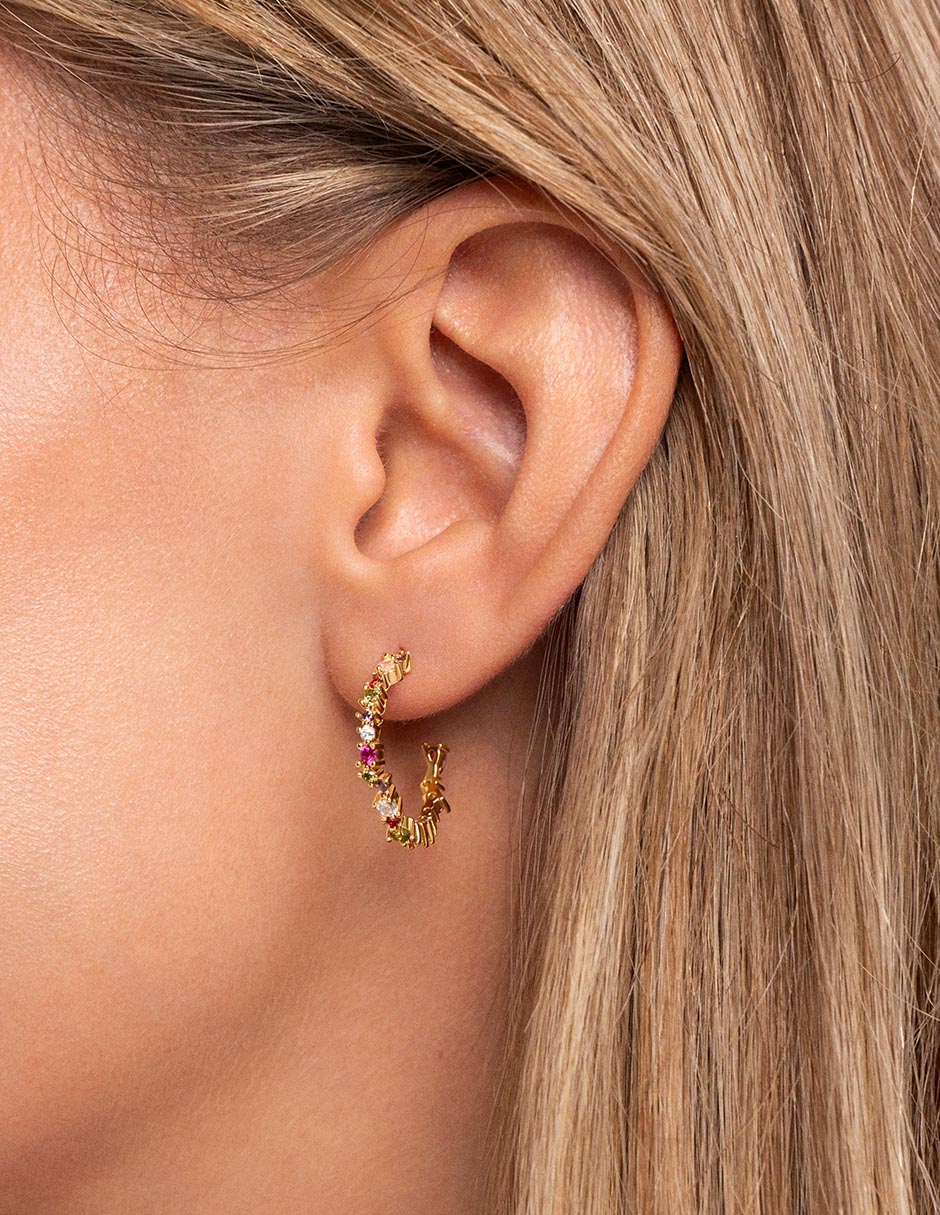 Aretes cortos de media luna Estellar de plata 18 k con acabado baño de oro circonita 3