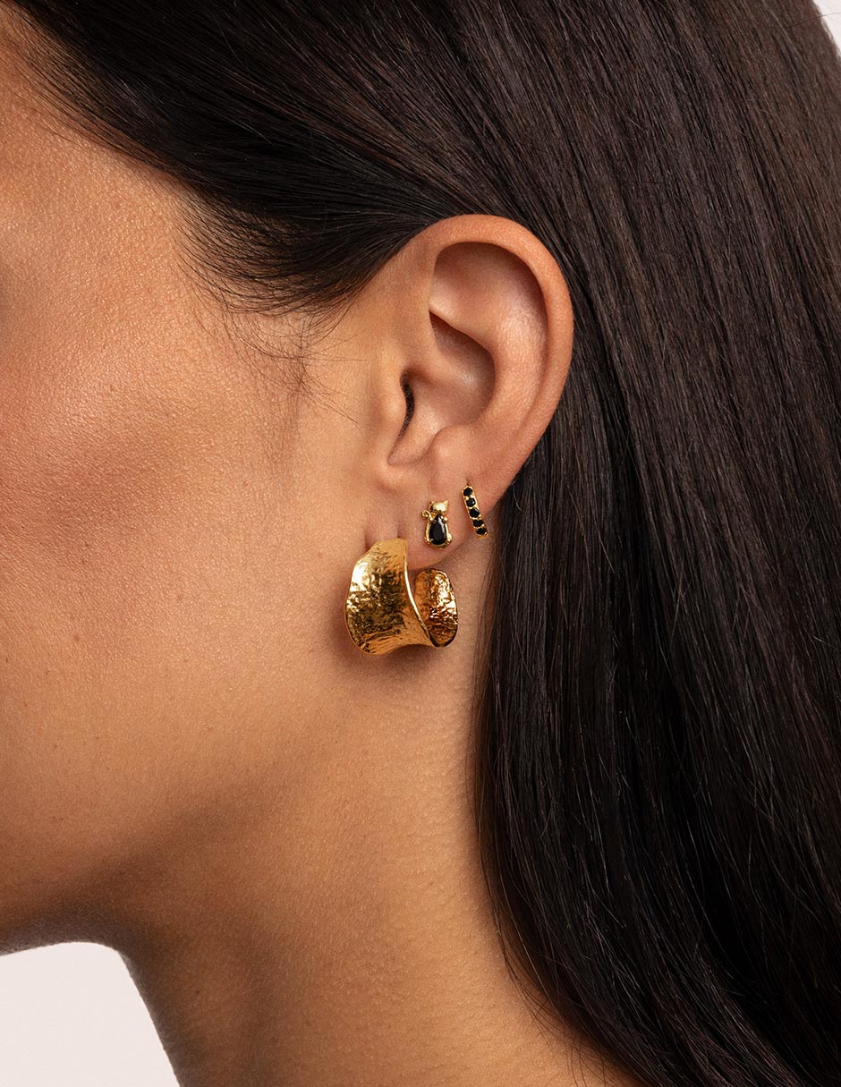 Aretes cortos de media luna Boho 18 k con acabado baño de oro 5