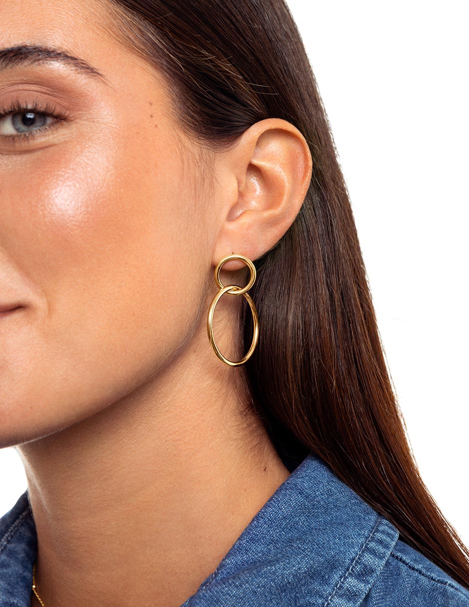 Aretes largos Sister con acabado baño de oro 18 K 3