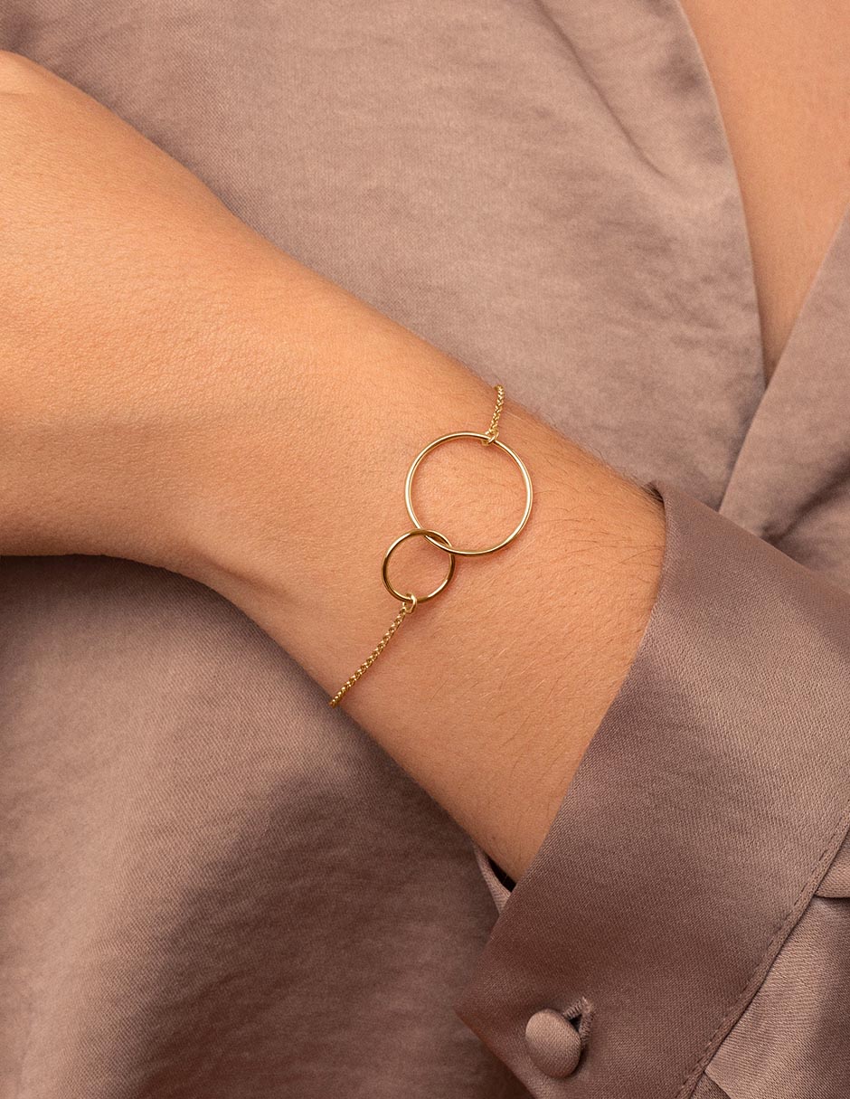 Pulsera de plata 18 k Sister con acabado baño de oro 3