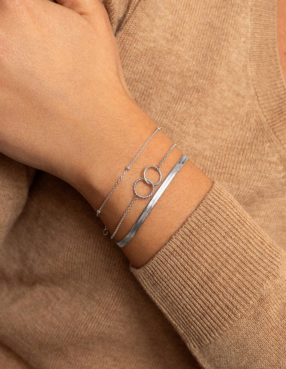 Pulsera Dos Aros con acabado baño rodio 3