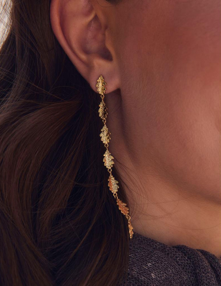 Aretes largos de hoja Into the Woods baño de oro 18 k 5