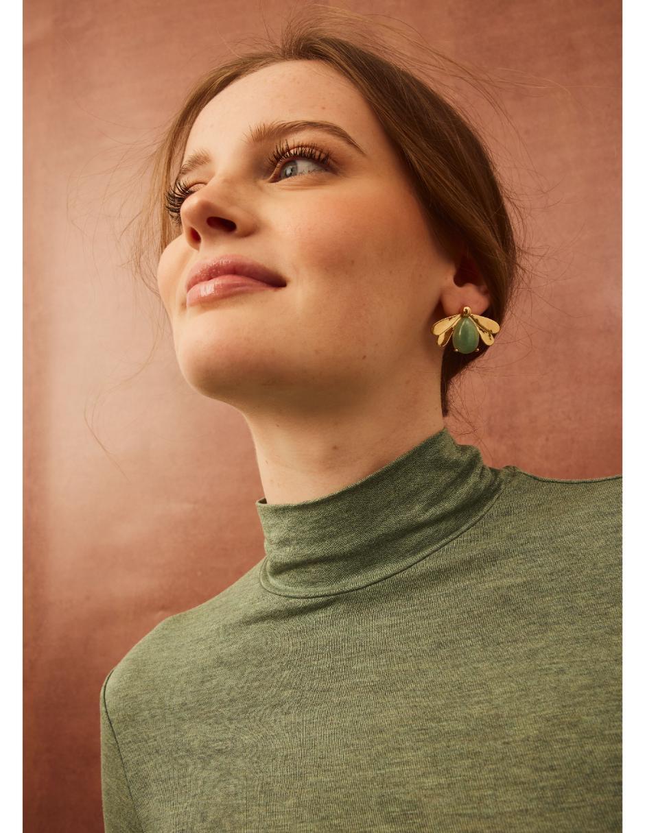 Aretes cortos de luciérnaga Firefly con acabado baño de oro 18 K jade 4