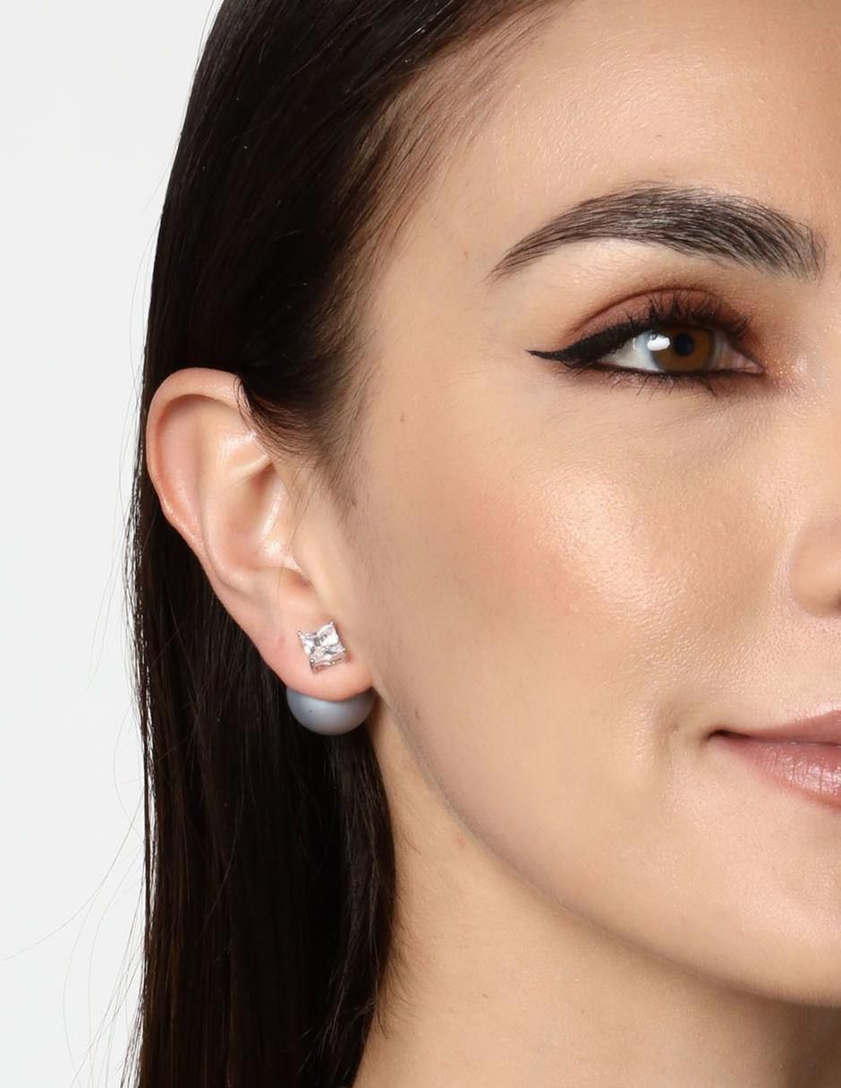 Set de aretes redondos Everyday con acabado mate cristal 4