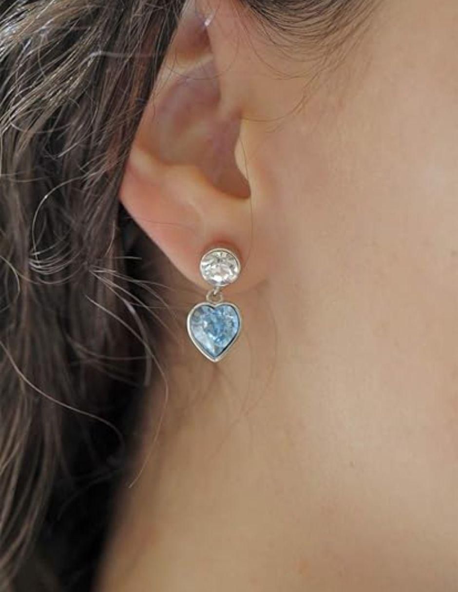 Aretes de corazón con acabado baño rodio cristal 2