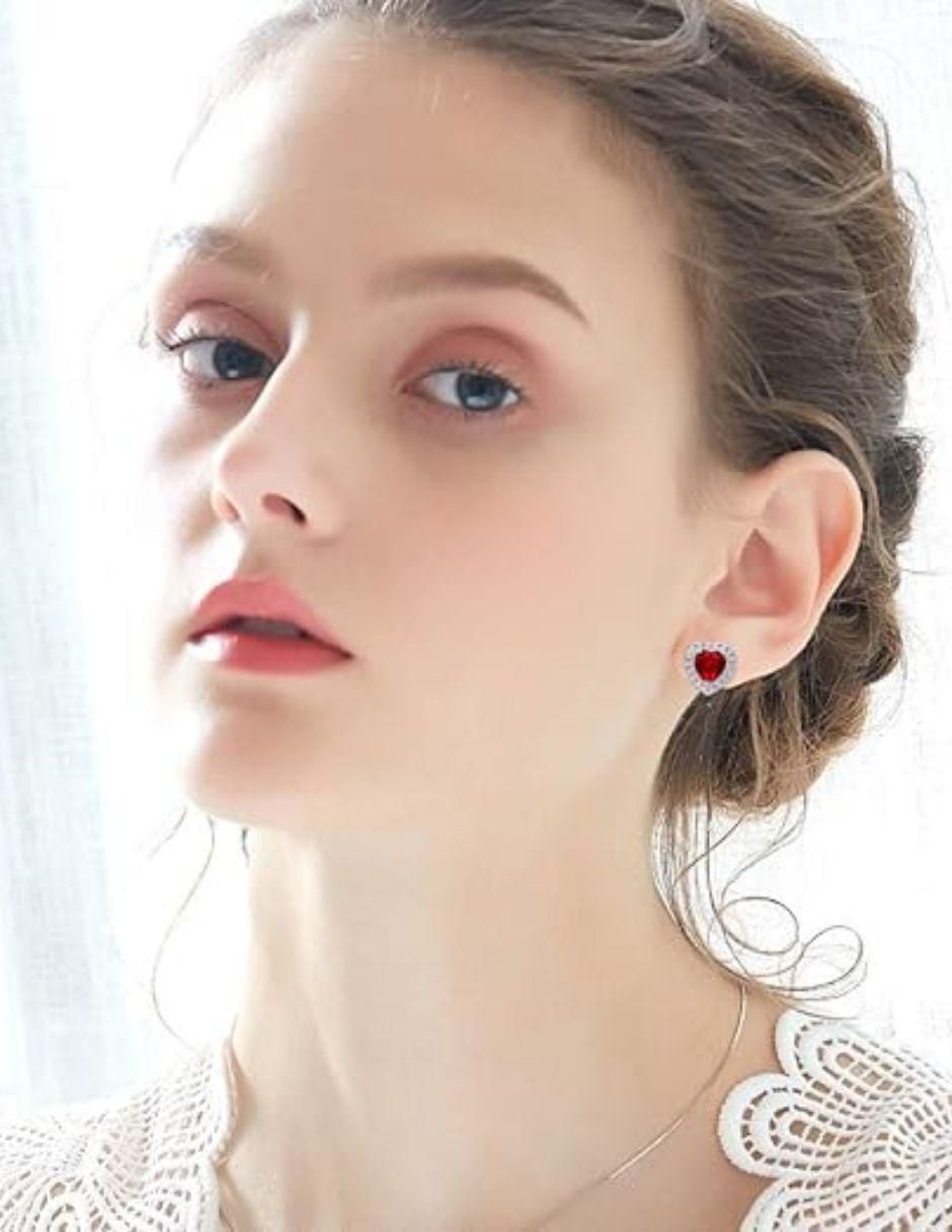 Aretes de corazón con acabado baño rodio cristal 2